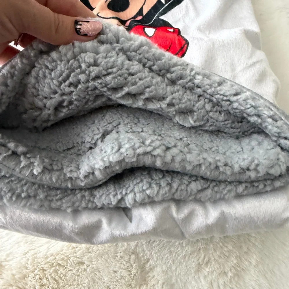 Disney Halloween Mickey pumpkin baby blanket - Picture 3 of 4